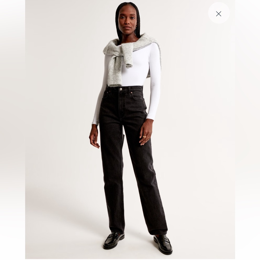 A&F 27R The 90’s Straight Ultra High Rise jeans in black